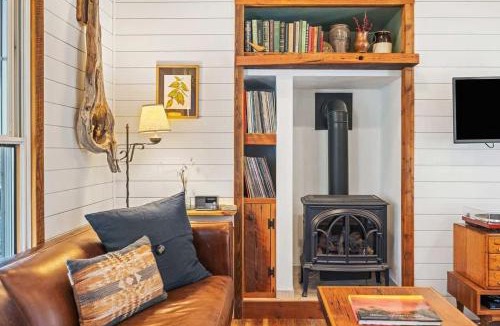 Clifford House | Blue Ridge Beech Cabin - Family Home