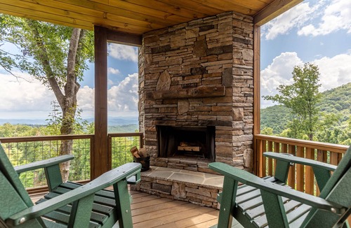 Lenoir House | Blue Ridge Bliss - BRMC amenities, views, firepit, indoor and outdoor gas fireplace