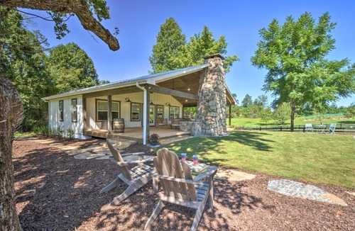 Blue Ridge House | Blue Ridge Cottage: Modern Solace in the Mountains