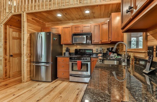 Cashes Valley Cabin | Blue Ridge Creek Retreat| Blue Ridge, GA