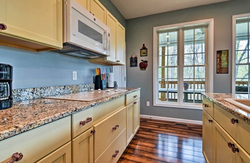 Marshall House | Blue Ridge Mountain Rental w/Hot Tub & Gas Grill!