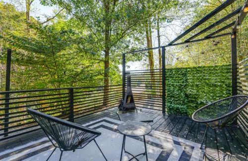 Old Fort Apartment | Blue Ridge Mountain Tiny Home: Escape to Nature!