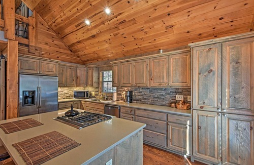 Cashes Valley Cottage | Blue Ridge Mtns Creekside Cabin w/Hot Tub + Pier!