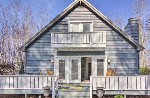 Mill Spring House | Blue Ridge Retreat w/Mountain Views & Deck