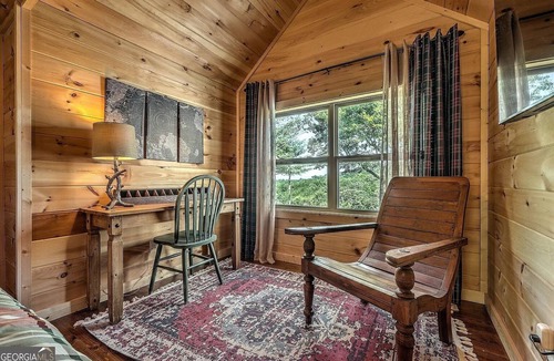 My Mountain Cabin | Blue Ridge Shadows Lodge: Escape to the serene Blue Ridge Mountains