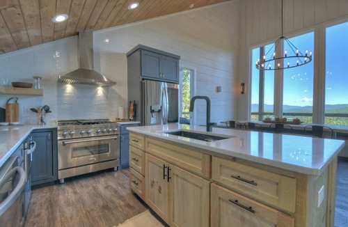 Cherry Log Cabin | Blue Ridge Views | Luxury Mountain Retreat