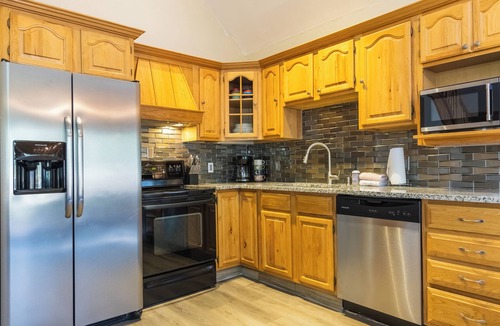 Blue River Cabin | Blue River Basecamp - Brand New Hot Tub! Close to Ski Slopes, Downtown, & More!