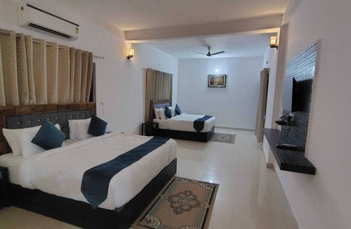 Bail Parao Hotel | Blue River Resort
