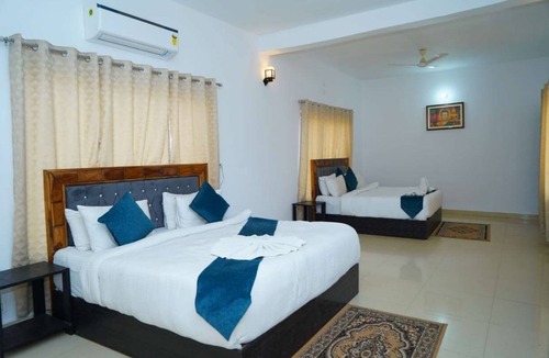 Bail Parao Hotel | Blue River Resort
