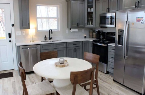 Floyd House | Blue Rock Escape by Buffalo Mtn Getaway