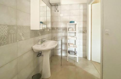 Bitonto House | Blue Room - Camera Matrimoniale con Garage Privato