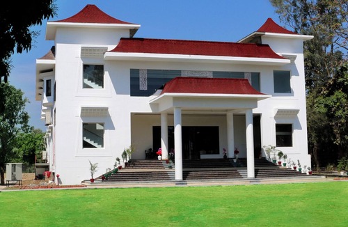 Kanda Range Hotel | Blue Sapphire