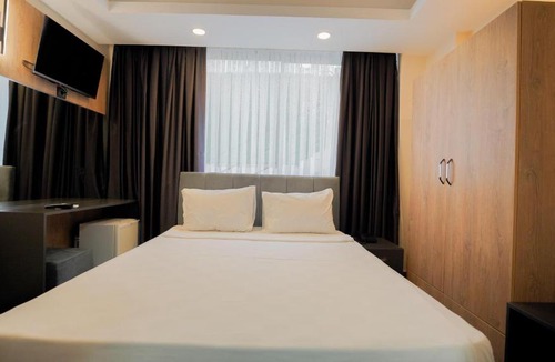 Side Hotel | Blue Serenity Hotel