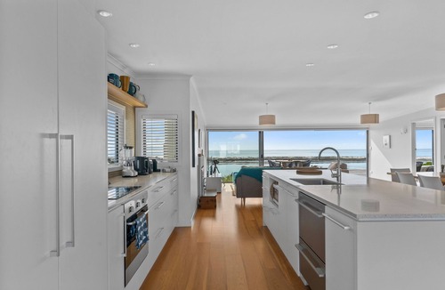 Mangawhai Heads House | Blue Skies Sunrise - Mangawhai Heads Holiday Home