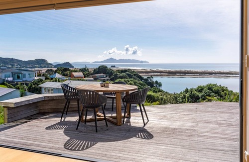 Mangawhai Heads House | Blue Skies Sunrise - Mangawhai Heads Holiday Home
