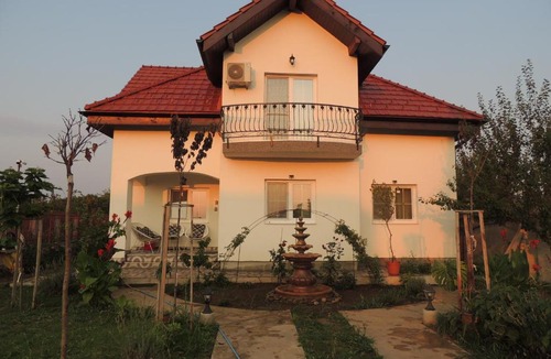Balotesti House | Blue Sky House