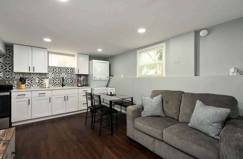 Blue Springs Apartment | Blue Springs 2BR Apartment Near Stadiums & I-70