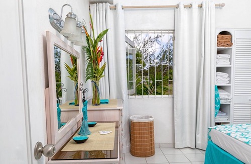 Rockley Condo | BLUE TURTLE - Breezy 1BR Rockley Condo near Accra & Worthing beach