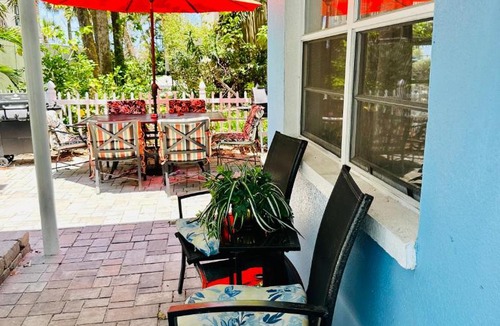 Indian Rocks Beach Apartment | Blue Water Beachside villa 2
