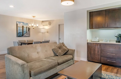 St. Clair Hotel | Blue Water Inn