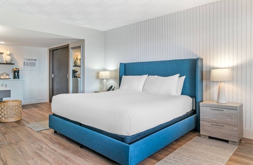 St. Clair Hotel | Blue Water Inn