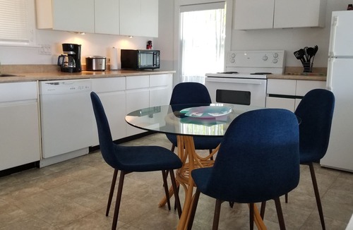 Selma Park Cottage | Blue Waters Cottage - Romantic, Hot Tub, View