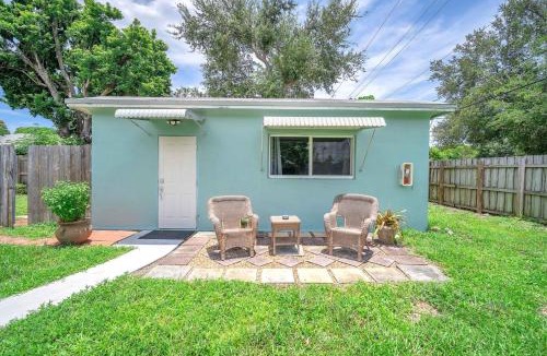 Dania Beach House | Blue Wave Bungalow - 1 1 - Stylish