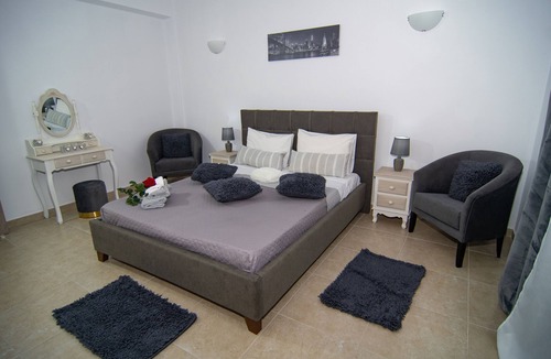 Dafnata Villa | Blue Waves Villa