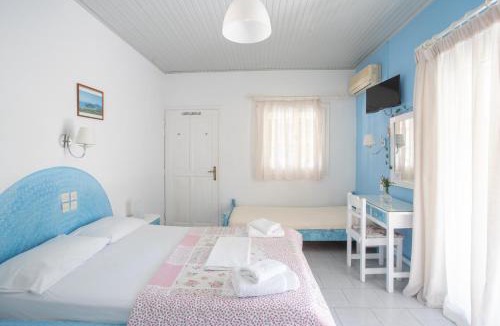Kalamitsi Apartment | Blue White House
