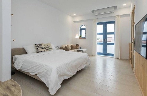 Wujie House | Blue White
