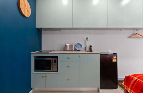 Petersham Apartment | Blue Willow - Cosy Hideaway with Everyday Comfort