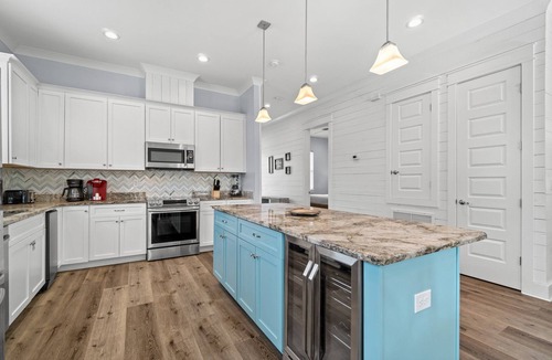 Frangista Beach House | ☀️ Blue Yonder | 6-Seat Golf Cart | Heated Pool* | VIP Package