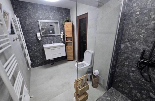 Orastie Apartment | BlueBee Hive