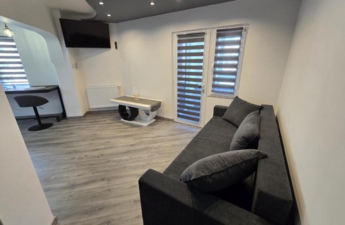Orastie Apartment | BlueBee Hive