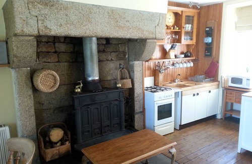 Vengeons Cottage | Bluebell Cottage 2 bedroom in the beautiful Normandie Countryside France
