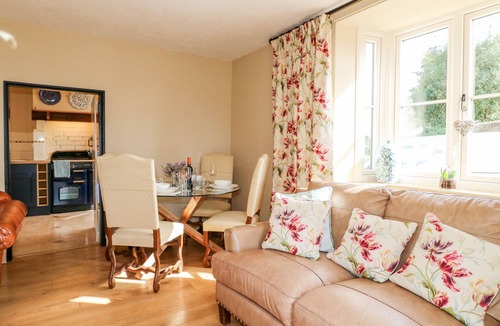 Rugeley Cottage | BLUEBELL COTTAGE, family friendly, with open fire in Rugeley