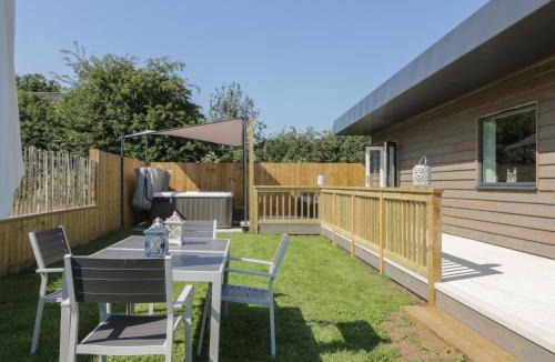 Arnold House | Bluebell Wood