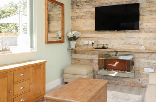 Arnold House | Bluebell Wood
