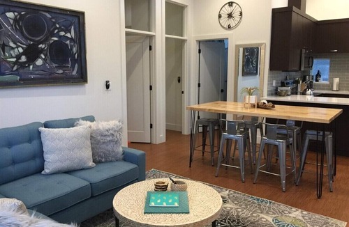 Old Bend House | Bluebird Day - Crater Retreat: Cozy 3BR home, perfect for relaxing getaways.