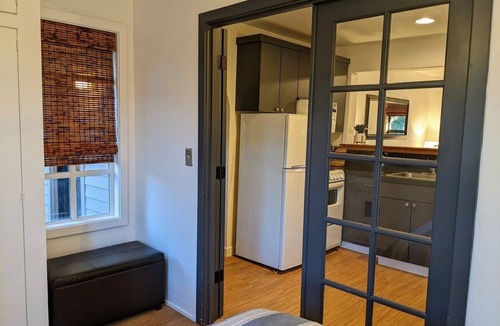 Old Bend House | Bluebird Day - River Otter, Charming 1BR duplex in Old Downtown Bend