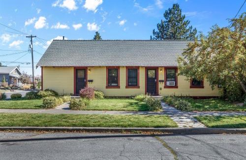 Old Bend House | Bluebird Day - Sierra Nook