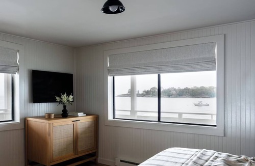 Ocean Point Hotel | Bluebird Ocean Point Inn | Shore Oceanfront Suite | with Seasonal Outdoor Pool