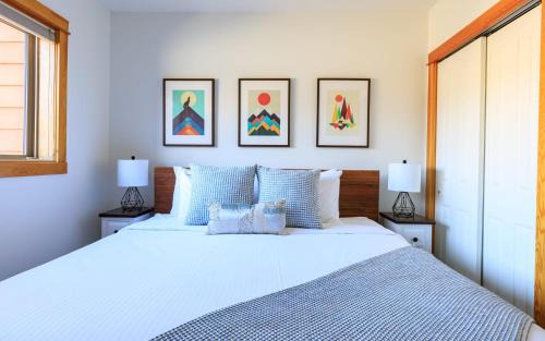 Canmore House | Bluebird - Spacious Luxury Shared Rooftop Hot Tub