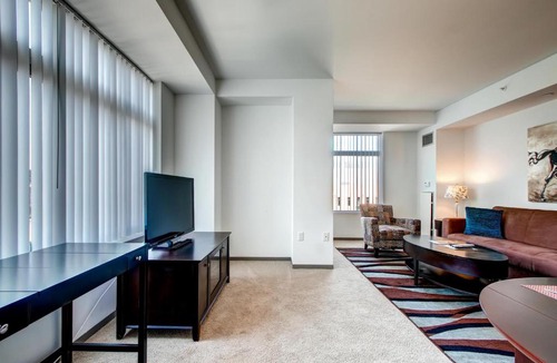 East Cambridge Apartment | Bluebird Suites in Kendall Square
