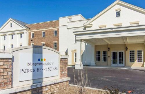 Williamsburg Hotel | Bluegreen Vacations Patrick Henry Square, an Ascend Collection Resort