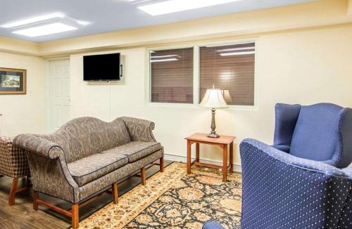 Williamsburg Hotel | Bluegreen Vacations Patrick Henry Square, an Ascend Collection Resort