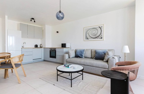 Levallois-Perret Apartment | Blueground | Anatole-France, furnished & equipped