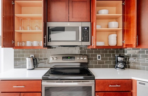 Ballston Apartment | Blueground | Ballston, pool, nr Arlington Cemetery