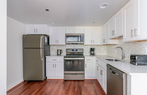 Ballston Apartment | Blueground | Ballston, pool, nr Arlington Park