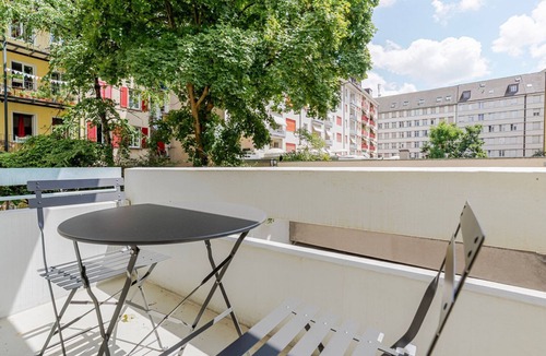 Vorstadte Apartment | Blueground | Basel-Vorstaedte, balcony, nr Rhine